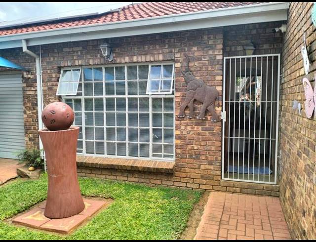 3 BEDROOM HOUSE FOR SALE IN DORANDIA